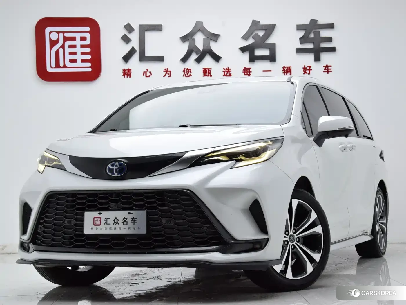 Toyota Granvia 2023 Белый из Китая, фото 5