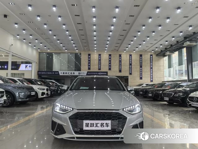 Audi A4L 2022 Серебристо-серый из Китая, фото 5