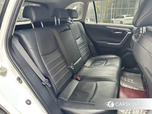Toyota Wildlander 2022 Белый из Китая, фото 5