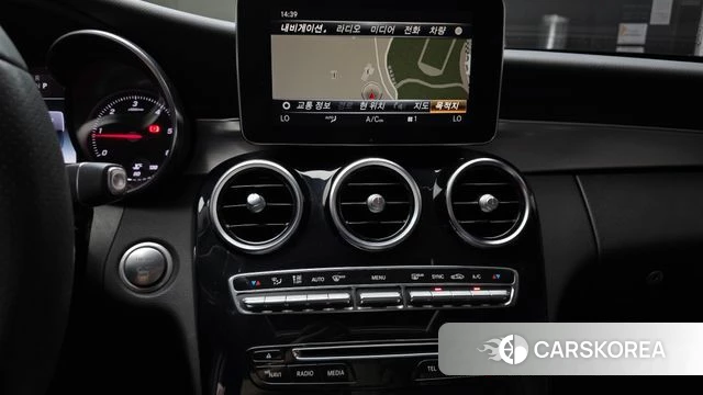 Mercedes-Benz C-Class W205 2018 Белый из Кореи, фото 5