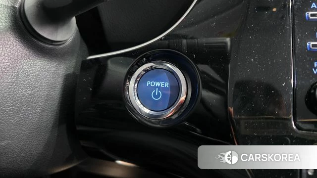 Toyota Prius 4th Generation 2019 Белый из Кореи, фото 5