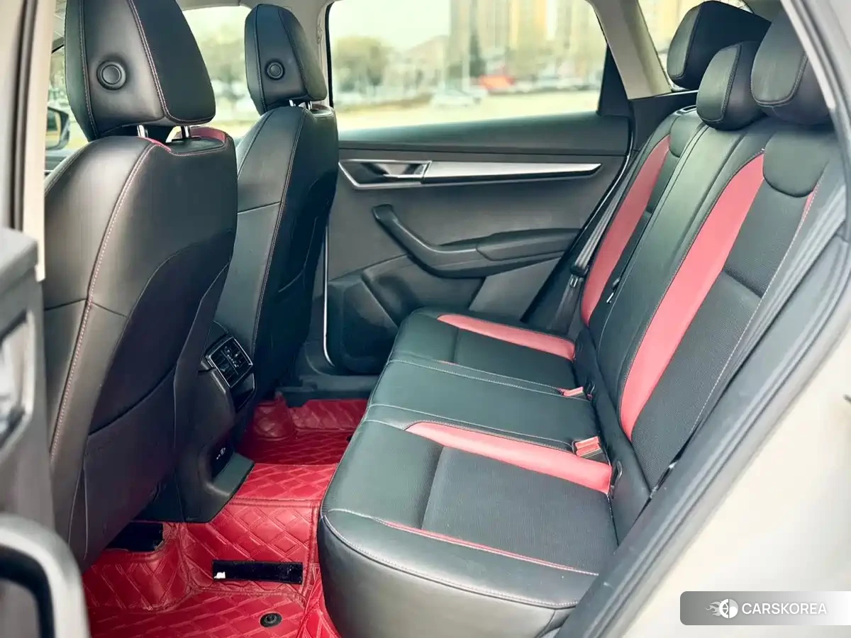 Skoda Karoq 2022 Белый из Китая, фото 5