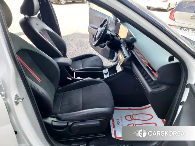 Hyundai Kona (SX2) 2024 Белый из Кореи, фото 5
