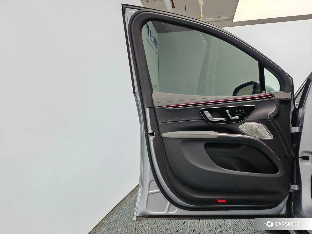 Mercedes-Benz EQS 2023 Серебристо-серый из Китая, фото 5