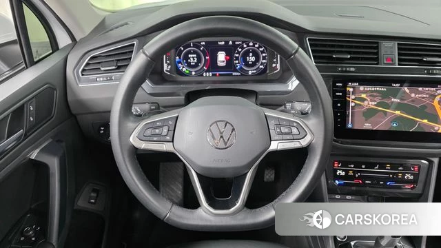 Volkswagen Tiguan second Generation 2022 Белый из Кореи, фото 5
