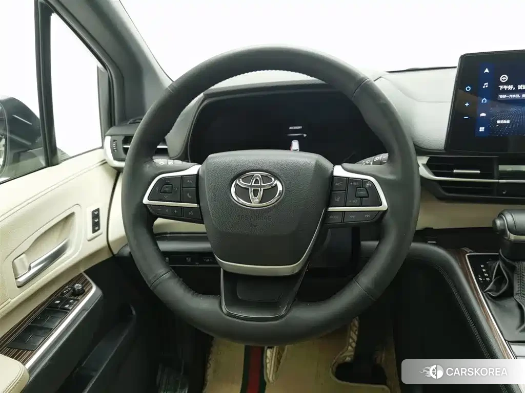 Toyota Granvia 2023 Белый из Китая, фото 5