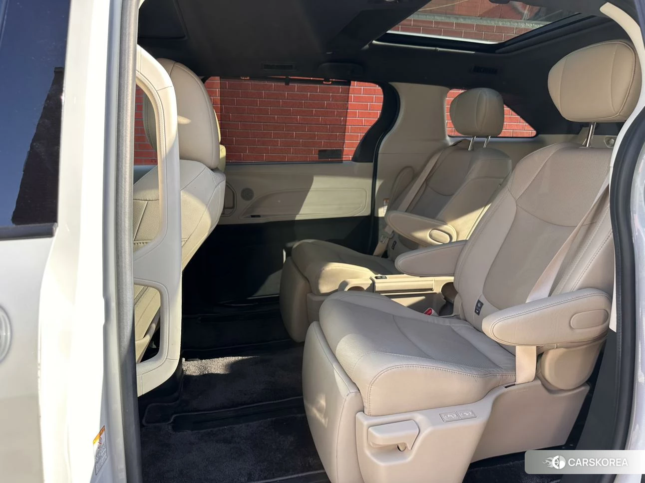 Toyota Sienna 2021 Белый из Китая, фото 5