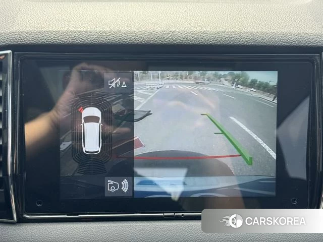 Skoda Karoq 2022 Белый из Китая, фото 5