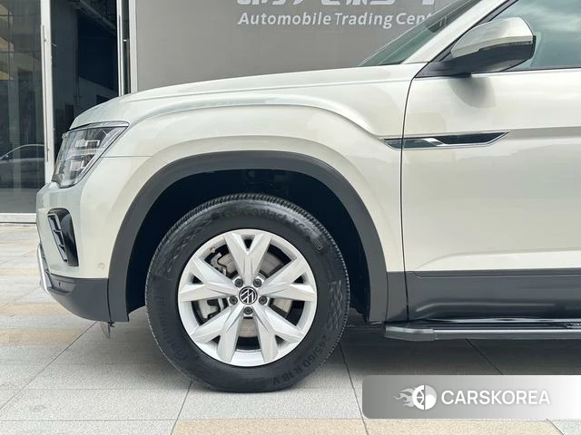Volkswagen Teramont 2022 Серебристо-серый из Китая, фото 5