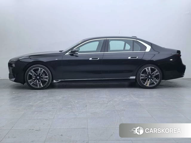 BMW 7 series 2024 Черный из Китая, фото 5