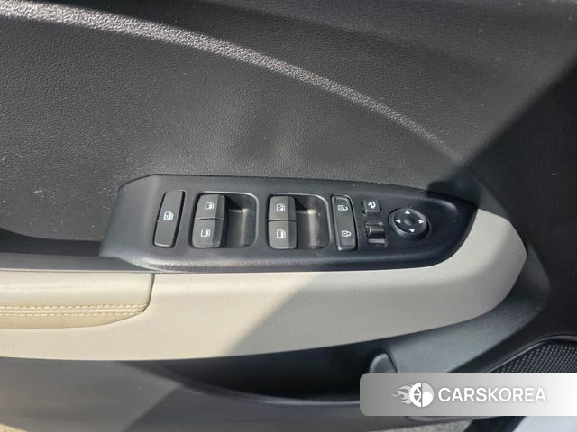 Hyundai Venue 2021 Белый из Кореи, фото 5