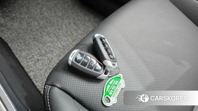 Hyundai Venue 2026 Серый из Кореи, фото 5