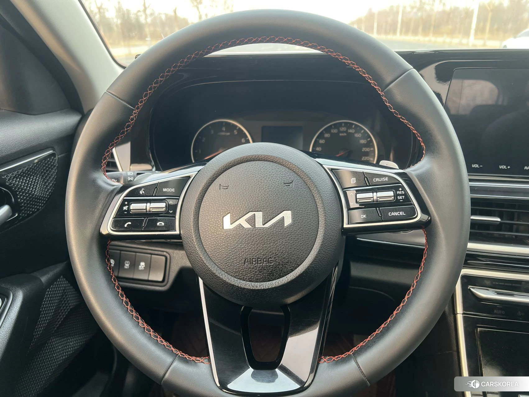 Kia KX3 2021 Белый из Китая, фото 5