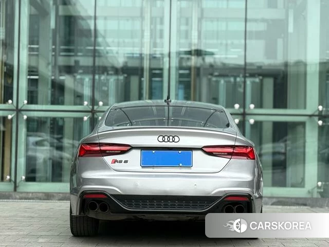 Audi S5 2021 Темно-серый из Китая, фото 5