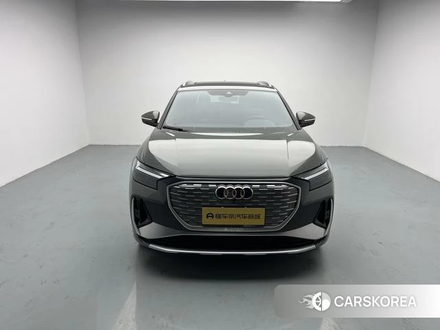 Audi Q4 2023 Темно-серый из Китая, фото 5