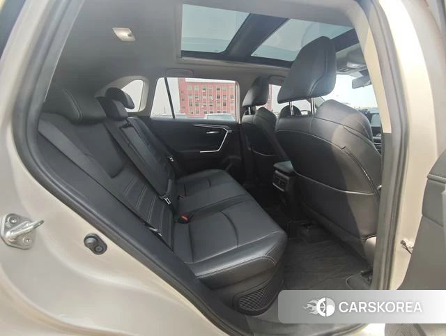 Toyota Wildlander 2023 Серебристо-серый из Китая, фото 5