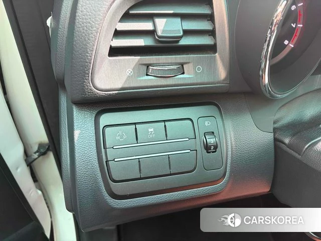 Ssangyong Tivoli Armor 2018 Белый из Кореи, фото 5