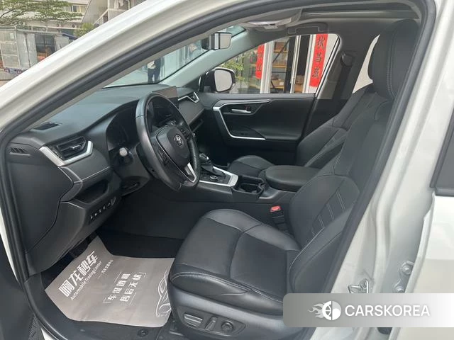 Toyota Wildlander 2023 Белый из Китая, фото 5