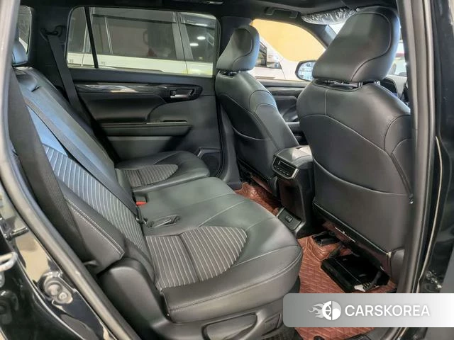 Toyota Crown 2021 Черный из Китая, фото 5