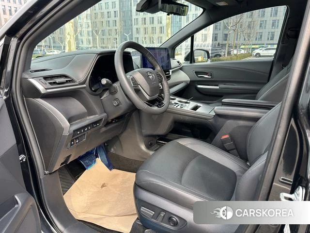 Toyota Granvia 2023 Черный из Китая, фото 5