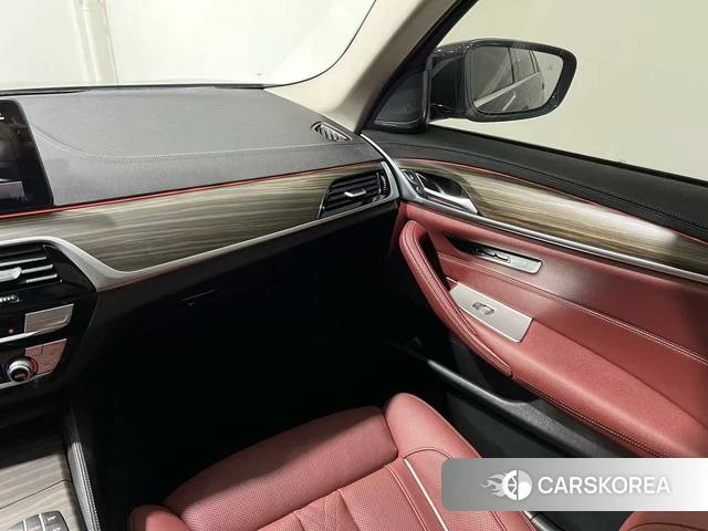 BMW 5 series 2022 Черный из Китая, фото 5