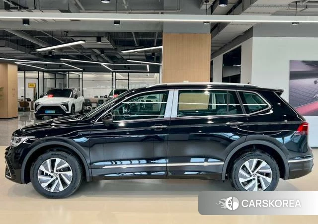 Volkswagen Tiguan L 2025 Черный из Китая, фото 5