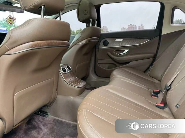 Mercedes-Benz E-Class 2023 Черный из Китая, фото 5