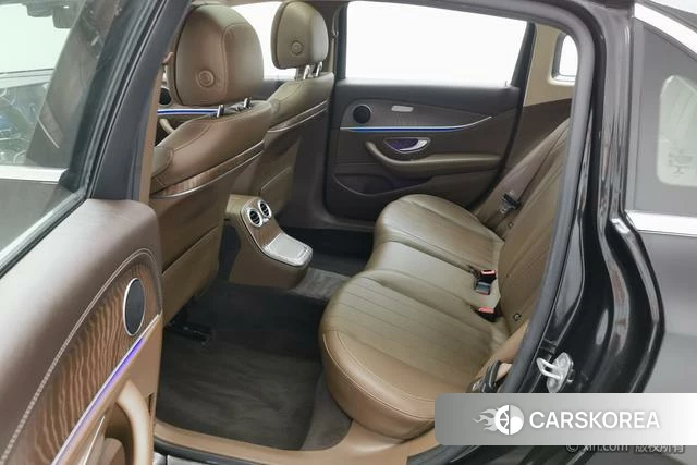 Mercedes-Benz E-Class 2021 Черный из Китая, фото 6