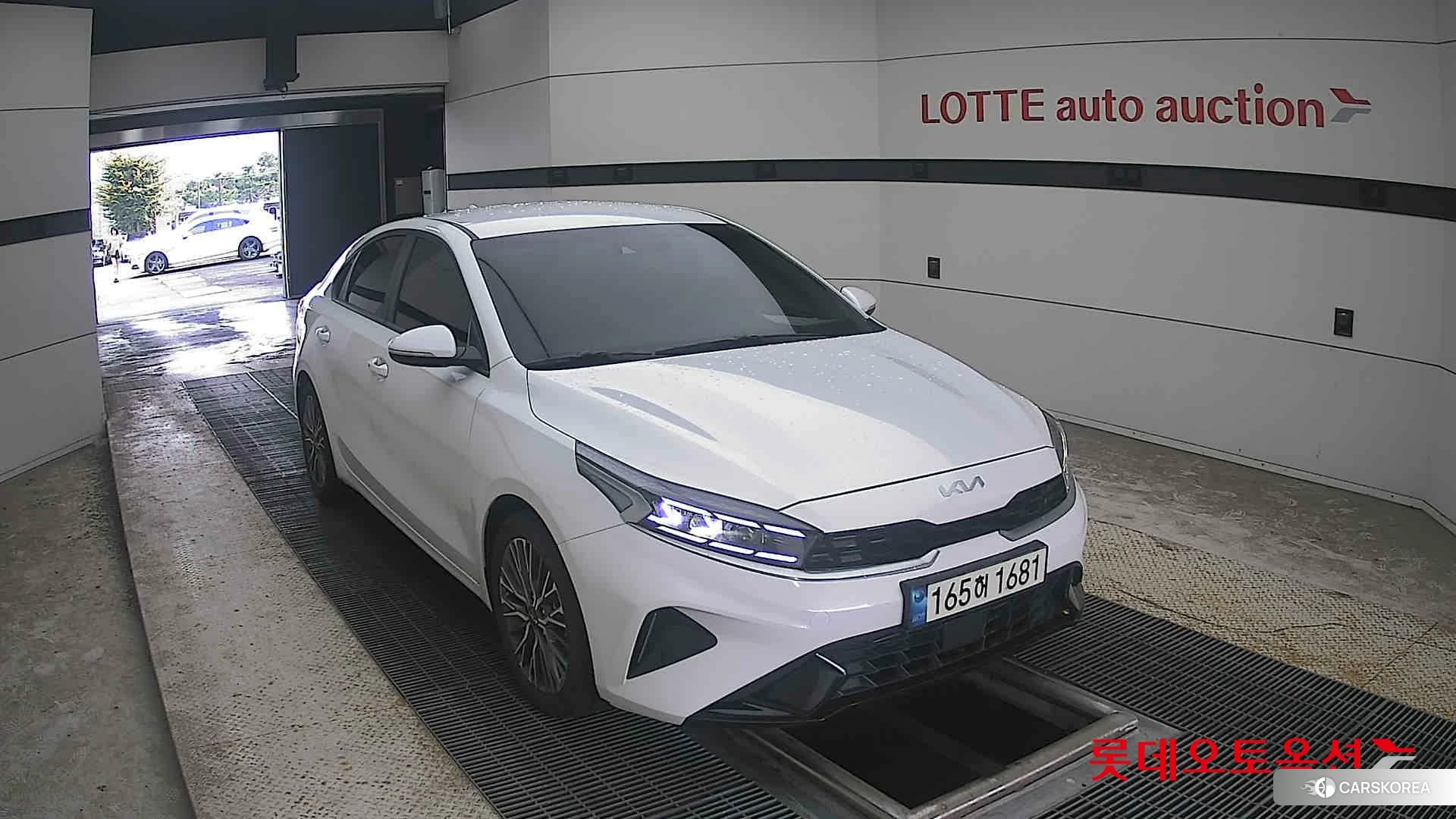 Kia K3 2023 Snow White Pearl (optional) из Кореи, фото 6