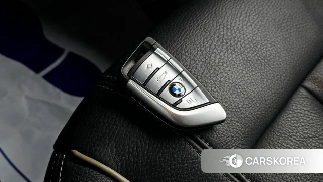 BMW 5 Series (G30) 2018 Белый из Кореи, фото 6
