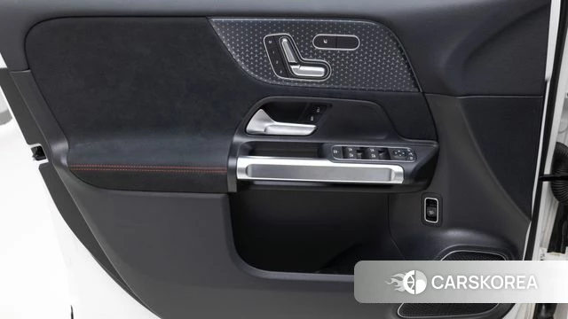 Mercedes-Benz EQB X243 2025 Белый из Кореи, фото 6