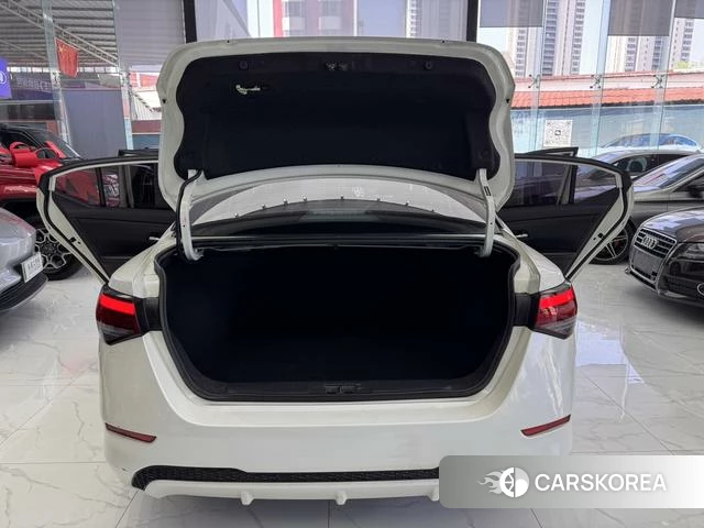Nissan Sylphy 2022 Белый из Китая, фото 6