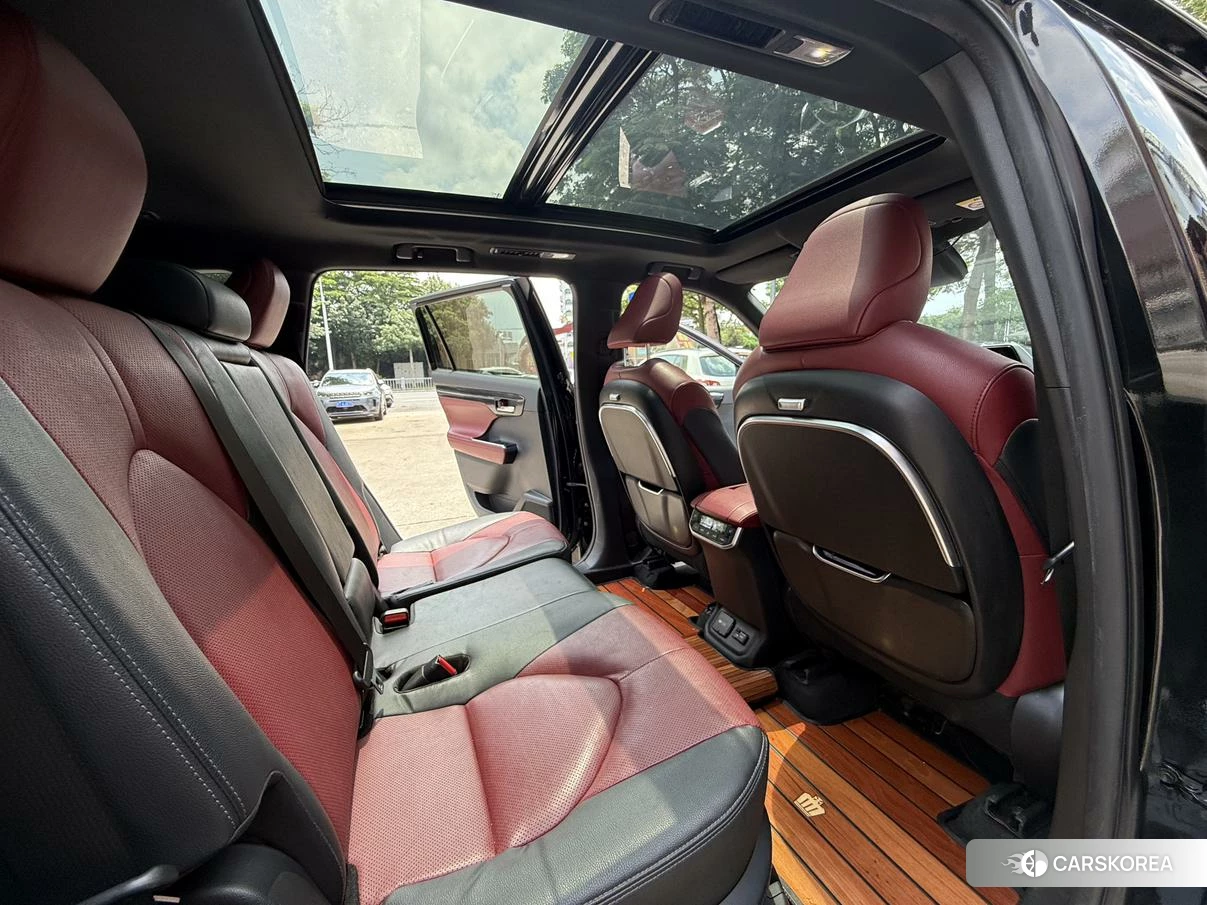 Toyota Crown 2021 Черный из Китая, фото 6