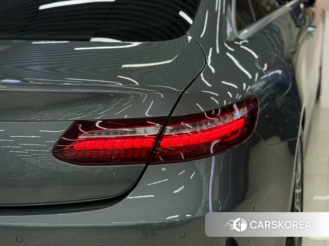 Mercedes-Benz E-Class 2023 Серебристо-серый из Китая, фото 6