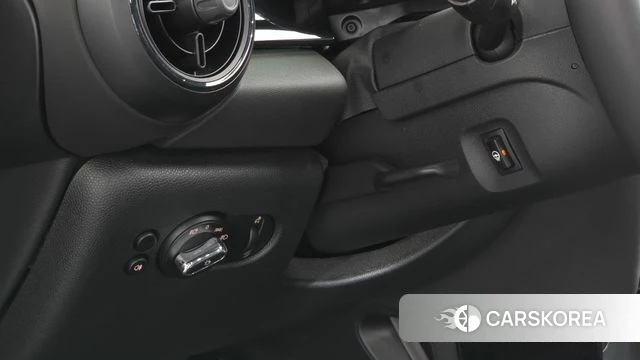 Mini Cooper S Convertible 2024 Черный из Кореи, фото 6