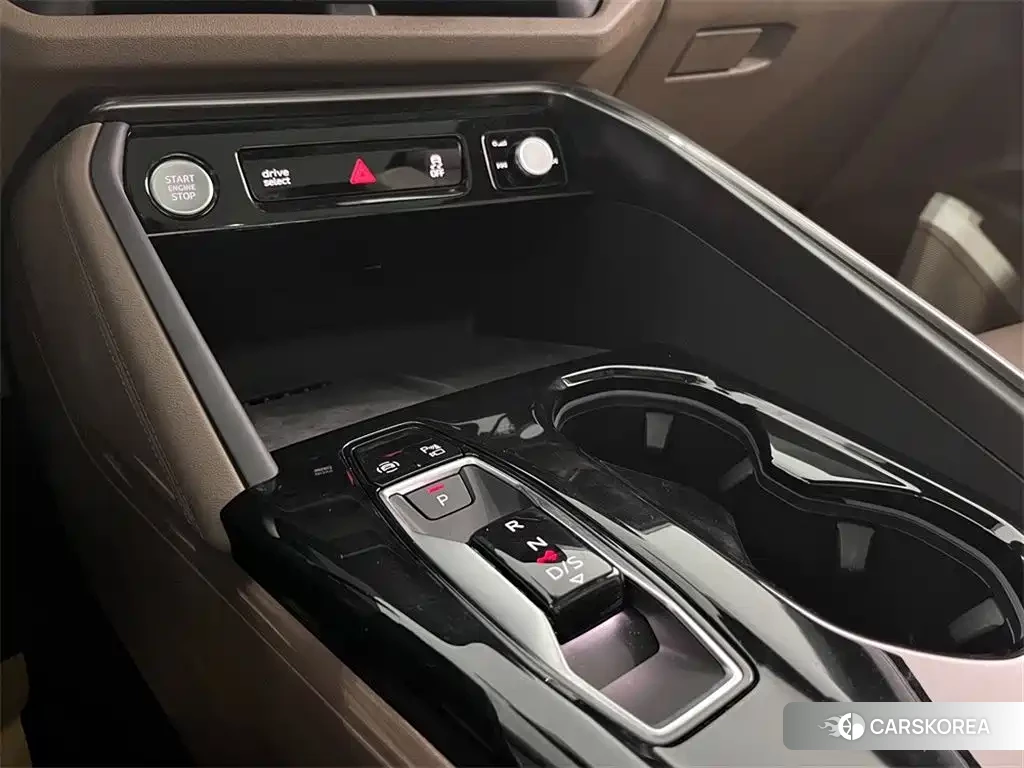 Audi Q5L 2026 Черный из Китая, фото 6