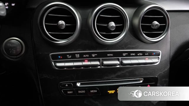 Mercedes-Benz GLC-Class X253 2019 Белый из Кореи, фото 6