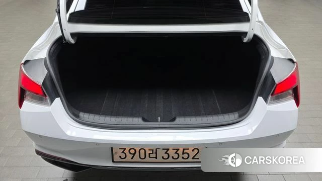 Hyundai Avante Hybrid (CN7) 2022 Белый из Кореи, фото 6