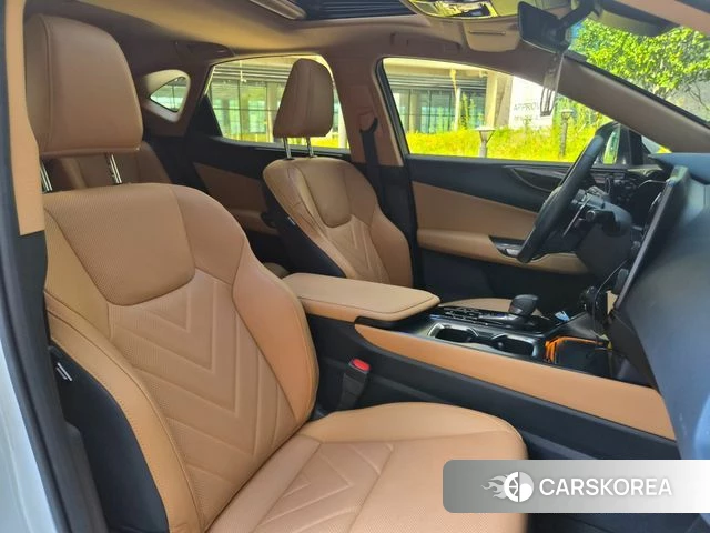 Lexus NX350h Second generation 2025 Белый из Кореи, фото 6