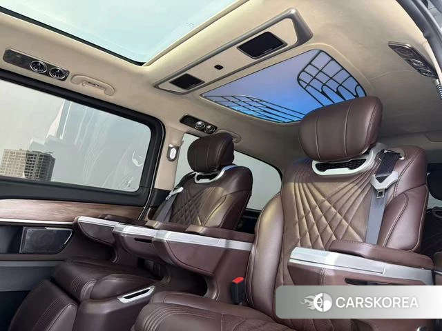 Mercedes-Benz V-Class 2022 Белый из Китая, фото 6