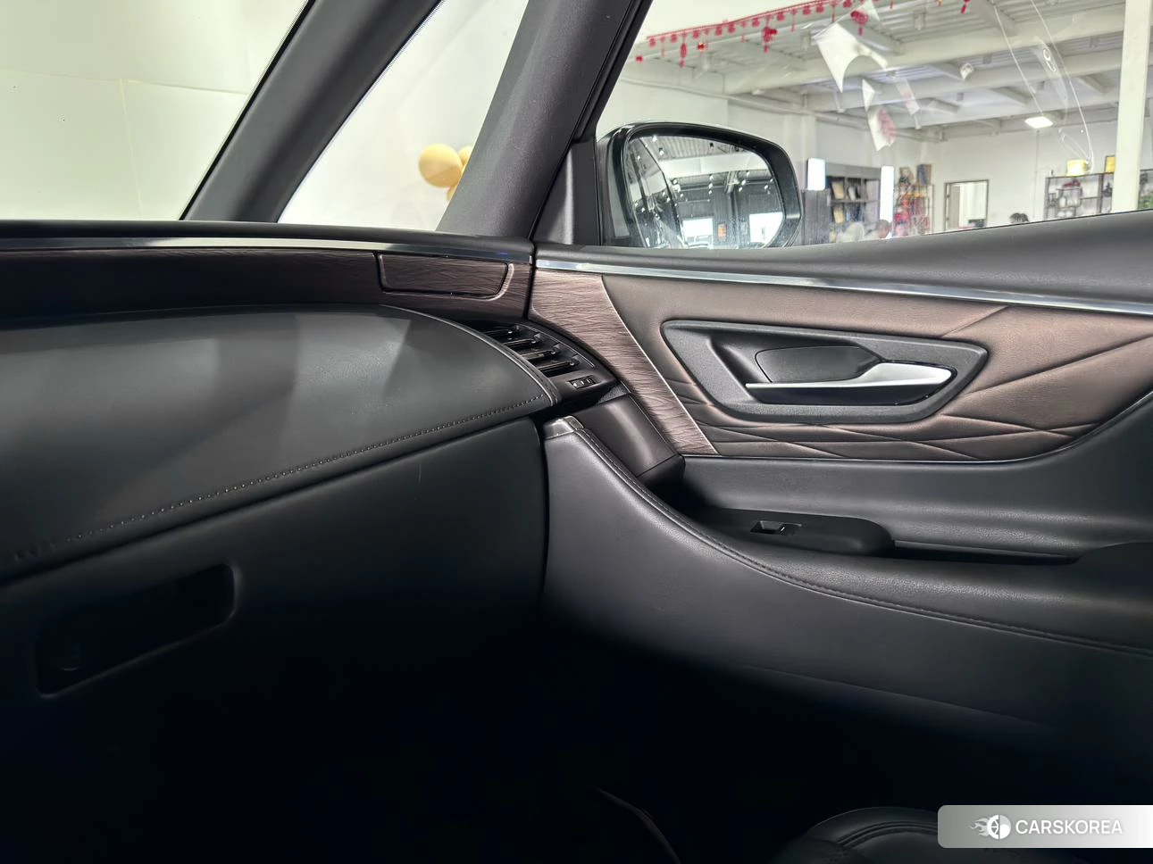 Toyota Alphard 2023 Белый из Китая, фото 6