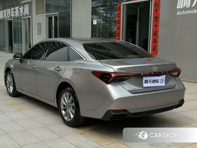 Toyota Avalon 2025 Серебристо-серый из Китая, фото 6