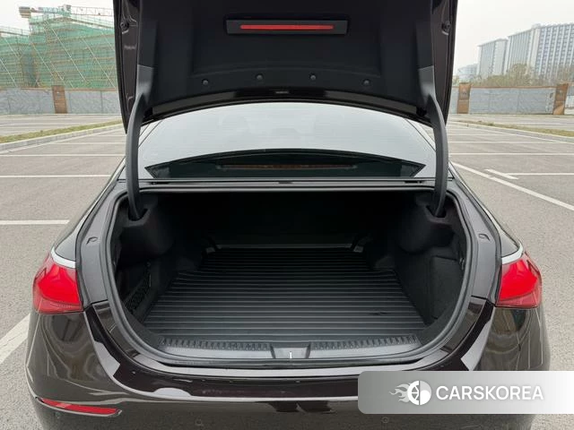 Mercedes-Benz E-Class 2024 Черный из Китая, фото 6