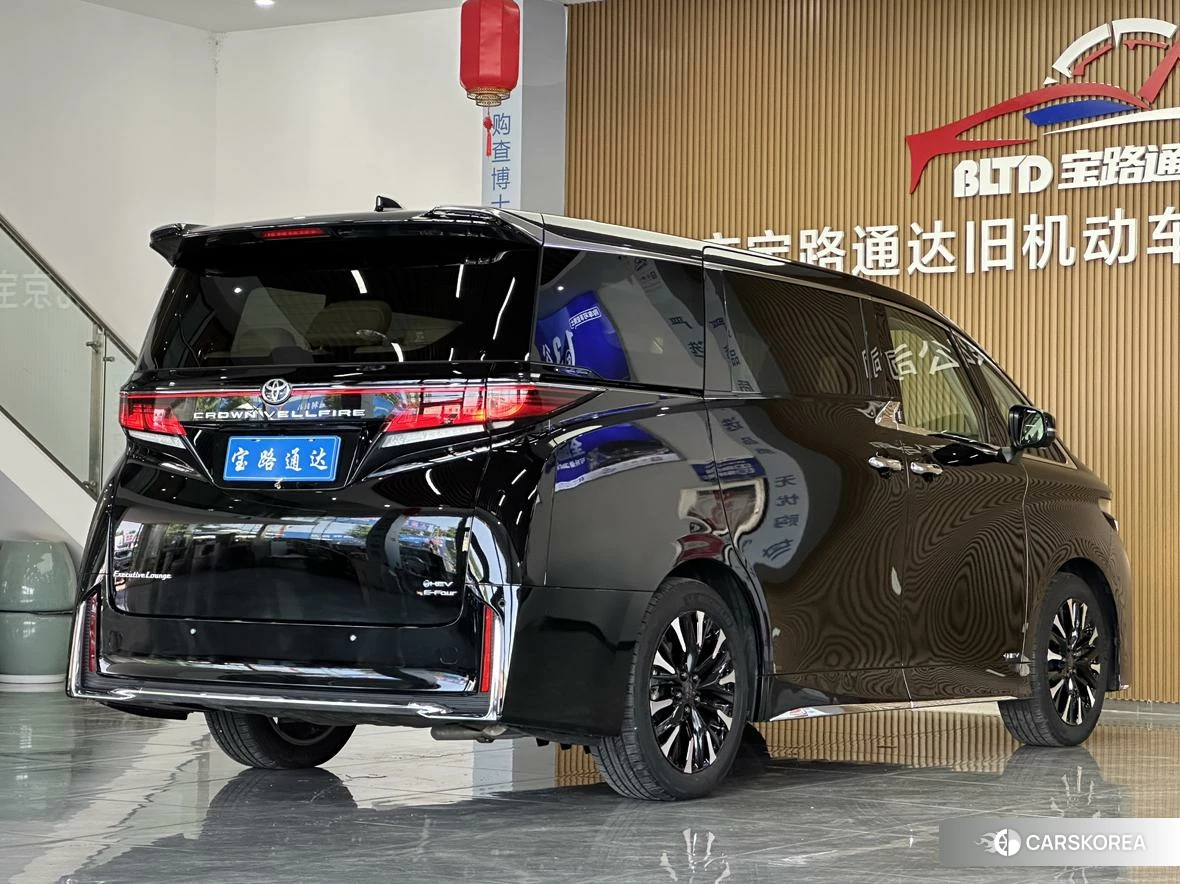 Toyota Vellfire 2023 Черный из Китая, фото 6