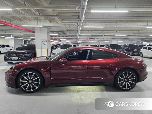 Porsche Taycan 2022 Красный из Кореи, фото 6