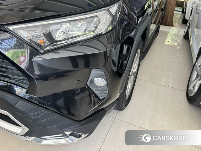 Toyota RAV4 2021 Черный из Китая, фото 6