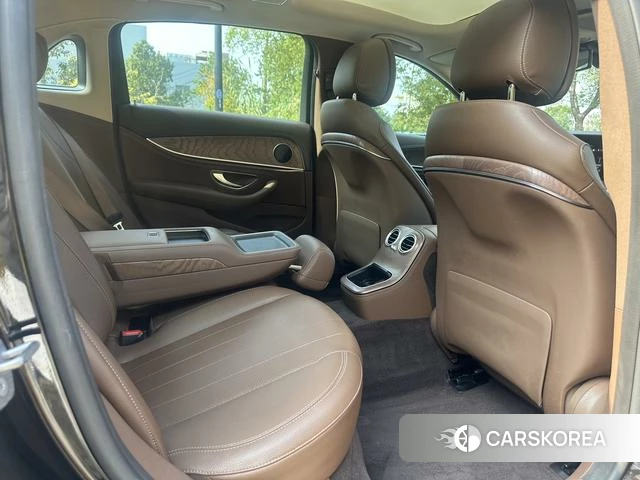 Mercedes-Benz E-Class 2021 Черный из Китая, фото 6