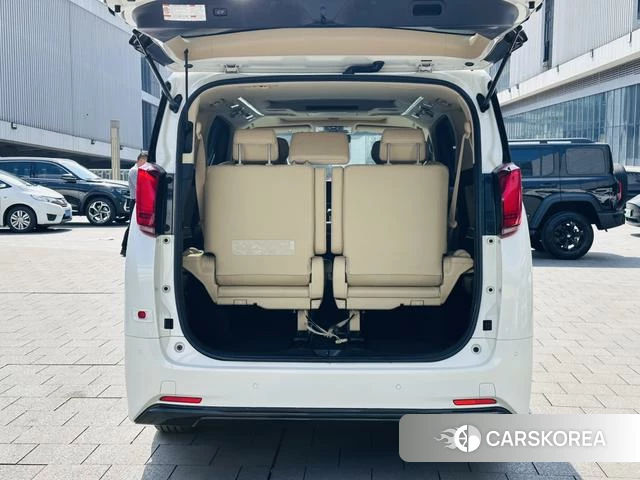 Toyota Alphard 2022 Белый из Китая, фото 6