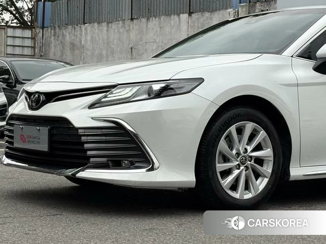 Toyota Camry 2023 Белый из Китая, фото 6