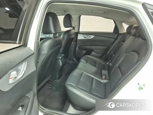 Kia The New K3 2nd generation 2022 Белый из Кореи, фото 6